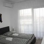 Lägenhet Snajder Apartment, 50m Beach, 2 Bedrooms, 2 Bathrooms, 1living Room, Self Check-in