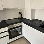 Snajder Apartment, 50m Beach, 2 Bedrooms, 2 Bathrooms, 1living Room, Self Check-in Lägenhet Durrës