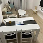 Snajder Apartment, 50m Beach, 2 Bedrooms, 2 Bathrooms, 1living Room, Self Check-in * Durrës