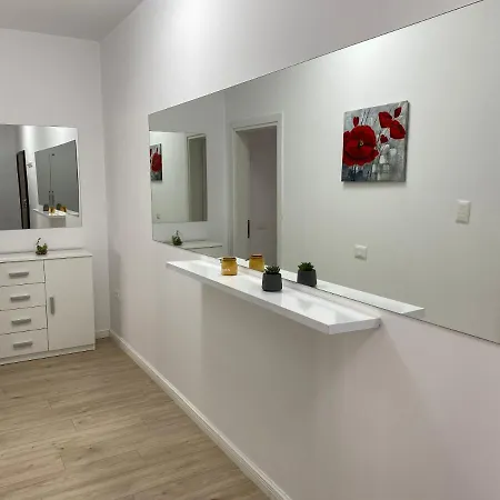 Snajder Apartment, 50m Beach, 2 Bedrooms, 2 Bathrooms, 1living Room, Self Check-in Durres