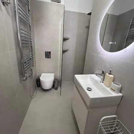 Snajder Apartment, 50m Beach, 2 Bedrooms, 2 Bathrooms, 1living Room, Self Check-in