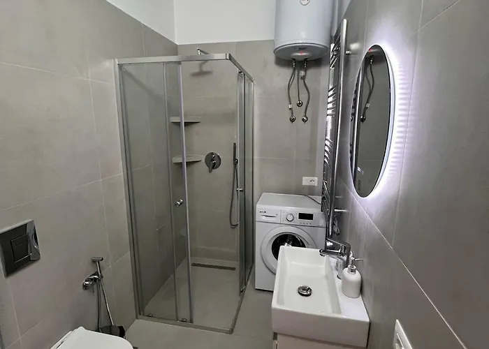 Snajder Apartment, 50m Beach, 2 Bedrooms, 2 Bathrooms, 1living Room, Self Check-in *