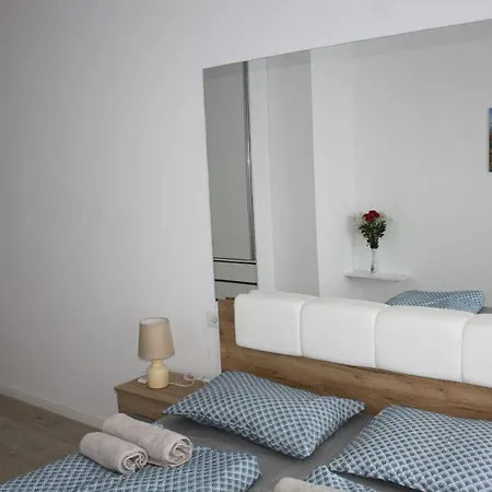 Snajder Apartment, 50m Beach, 2 Bedrooms, 2 Bathrooms, 1living Room, Self Check-in דירה דורס