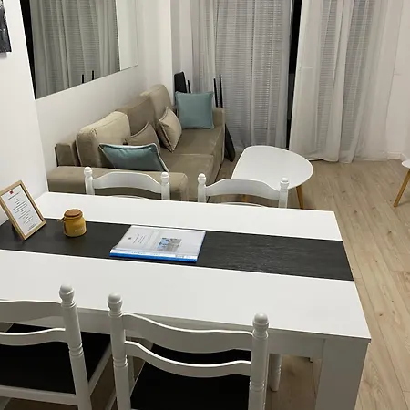 דירה Snajder Apartment, 50m Beach, 2 Bedrooms, 2 Bathrooms, 1living Room, Self Check-in