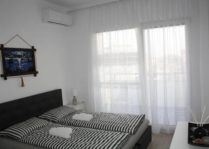 Apartamento Snajder Apartment, 50m Beach, 2 Bedrooms, 2 Bathrooms, 1living Room, Self Check-in
