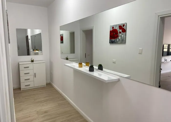 Snajder Apartment, 50m Beach, 2 Bedrooms, 2 Bathrooms, 1living Room, Self Check-in Durrës