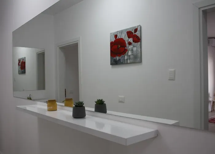 Snajder Apartment, 50m Beach, 2 Bedrooms, 2 Bathrooms, 1living Room, Self Check-in *