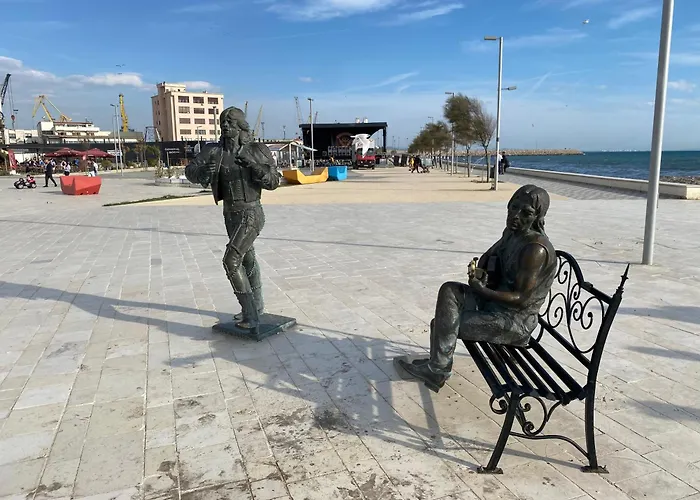 Snajder Apartment, 50m Beach, 2 Bedrooms, 2 Bathrooms, 1living Room, Self Check-in * Durrës