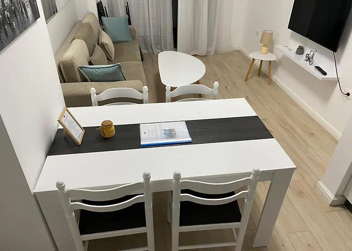 Snajder Apartment, 50m Beach, 2 Bedrooms, 2 Bathrooms, 1living Room, Self Check-in * Δυρράχιο